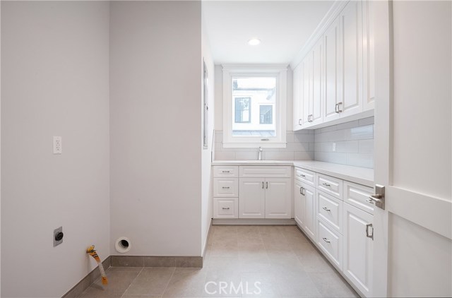 592 30th Street, Manhattan Beach, California 90266, 5 Bedrooms Bedrooms, ,6 BathroomsBathrooms,Residential,Sold,30th,SB20102255