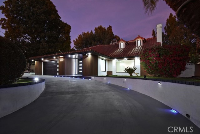 Detail Gallery Image 3 of 74 For 12112 Woodley Ave, Granada Hills,  CA 91344 - 4 Beds | 4 Baths