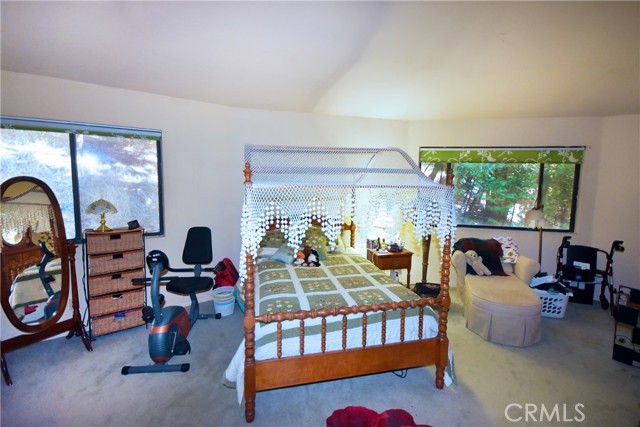 Detail Gallery Image 5 of 23 For 24847 Felsen Dr, Crestline,  CA 92325 - 3 Beds | 2/1 Baths