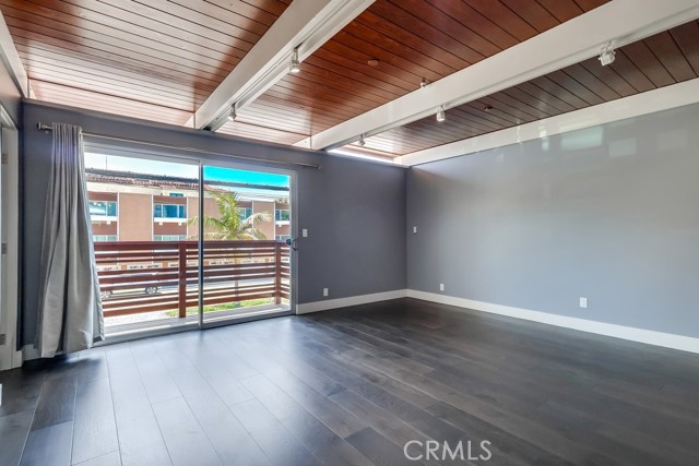 6715 E Ocean Boulevard, Long Beach CA: https://media.crmls.org/medias/669f95d9-7724-46b4-8570-947f83757a96.jpg