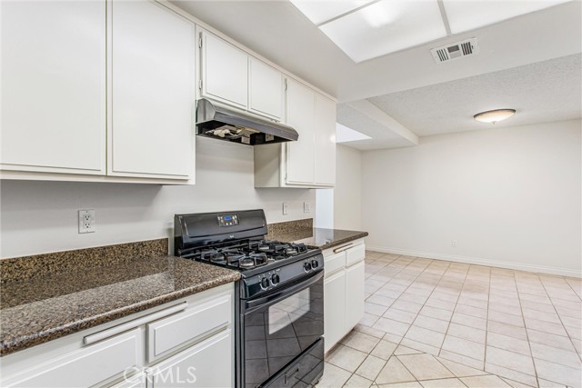 2061 W Redlands Boulevard, Redlands CA: https://media.crmls.org/medias/669fb53a-5f02-49dd-b71c-a58660a2a860.jpg