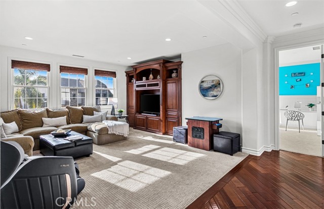 Detail Gallery Image 43 of 75 For 26012 Horseshoe Cr, Laguna Hills,  CA 92653 - 5 Beds | 5/1 Baths