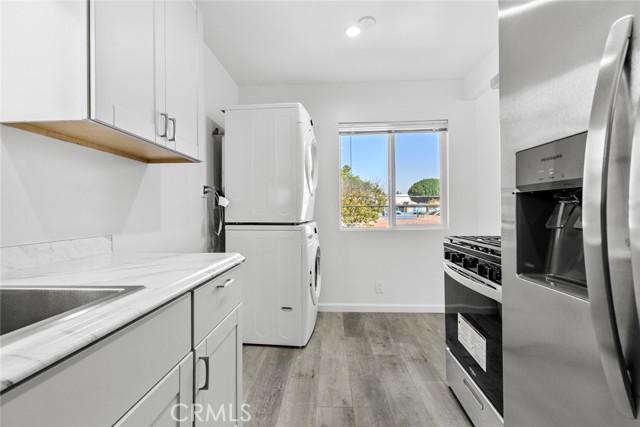 142 S Savannah Street, Los Angeles CA: https://media.crmls.org/medias/66a06beb-1800-4fa0-a459-13c3209903f4.jpg