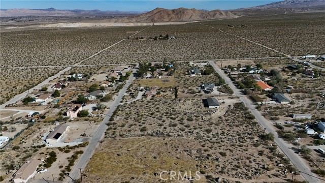 Detail Gallery Image 2 of 9 For 781 Zircon Rd, Lucerne Valley,  CA 92356 - – Beds | – Baths