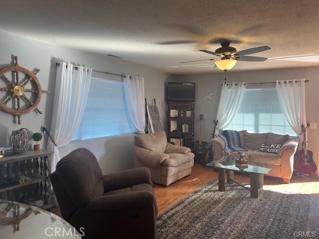 Detail Gallery Image 22 of 34 For 15198 Harbor, Clearlake,  CA 95422 - 2 Beds | 2 Baths