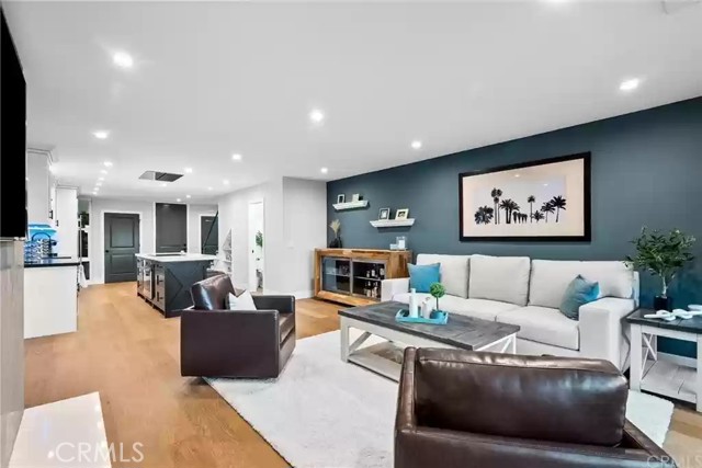 Detail Gallery Image 4 of 27 For 16443 Harbour Ln #11,  Huntington Beach,  CA 92649 - 2 Beds | 2/1 Baths