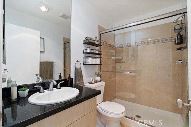 Detail Gallery Image 12 of 23 For 7826 Topanga Canyon Bld #301,  Canoga Park,  CA 91304 - 2 Beds | 2 Baths