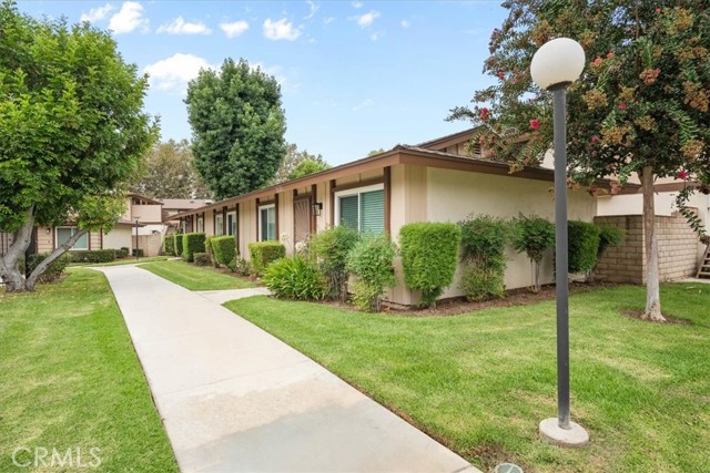 Detail Gallery Image 2 of 35 For 2171 S Magnolia Ave, Ontario,  CA 91762 - 3 Beds | 2 Baths