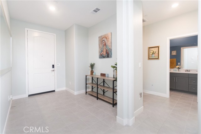561 Yukon Rd, Rialto, CA 92377 photo 4