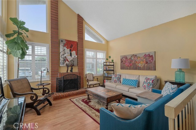 339 W Dawson Court, Glendora CA: https://media.crmls.org/medias/66a51f74-2993-49f1-a670-c823a3992a2b.jpg