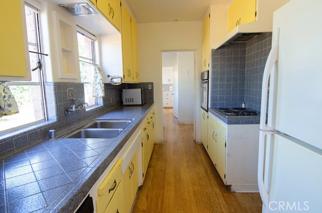 9103 Duarte Road, San Gabriel CA: https://media.crmls.org/medias/66a5bfe9-a83f-4394-a7b8-bd3e873387ae.jpg