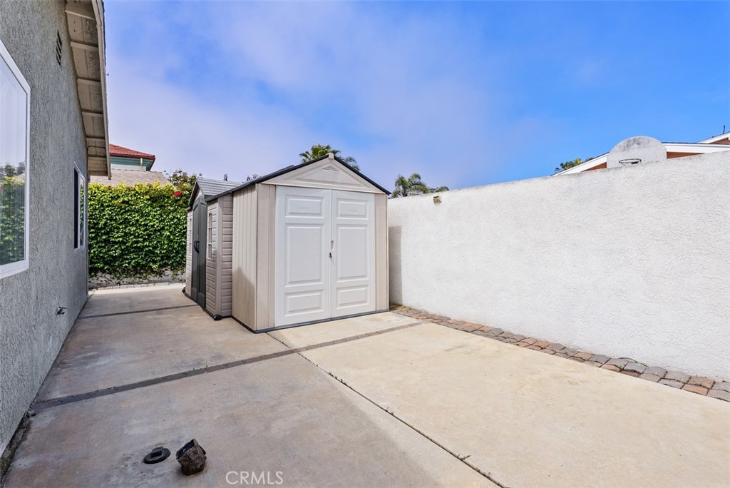 MLS #OC25058637 img 5