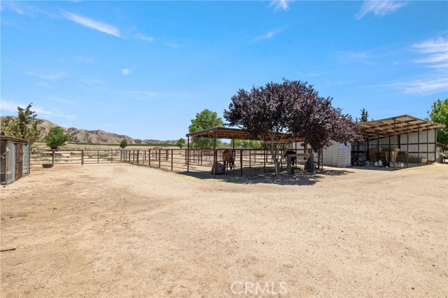 4333 Highway 33, New Cuyama CA: https://media.crmls.org/medias/66a744d7-a86a-44c5-a802-0bf2fc59dc9b.jpg