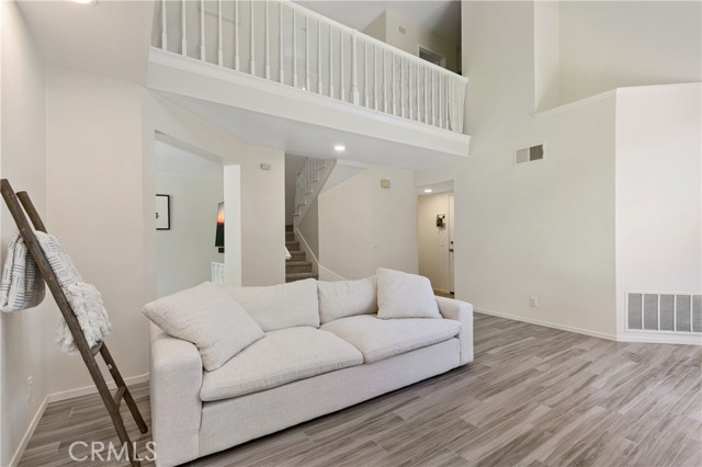 Detail Gallery Image 7 of 33 For 24672 Calle Largo, Calabasas,  CA 91302 - 3 Beds | 3 Baths