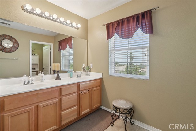 Detail Gallery Image 17 of 31 For 18418 Whitewater, Riverside,  CA 92508 - 4 Beds | 2/1 Baths