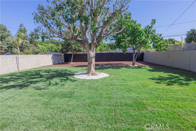 2122 W 10th Street, Santa Ana CA: https://media.crmls.org/medias/66a82203-92fb-4127-bddd-60d8e7ace971.jpg