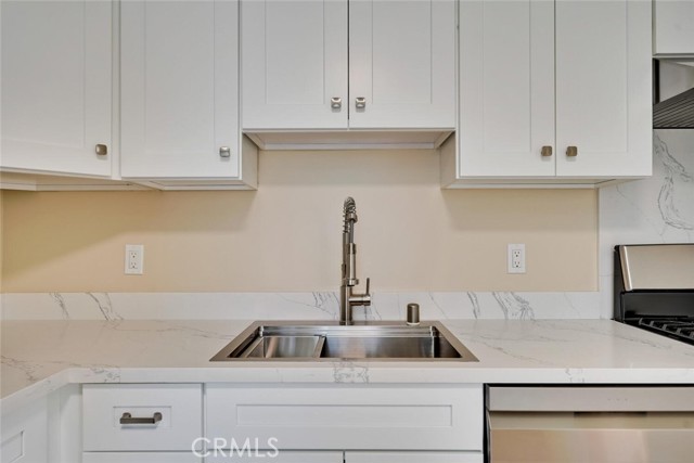 Detail Gallery Image 8 of 45 For 1221 Westminster Ave, East Palo Alto,  CA 94303 - 3 Beds | 2 Baths