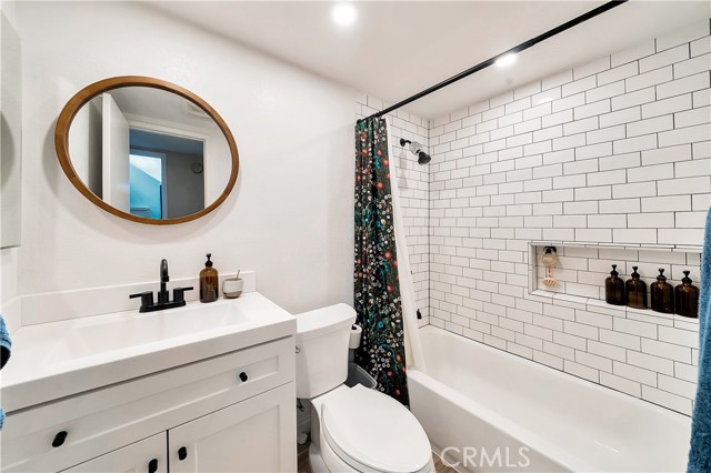 2915 Barrington Court, Fullerton CA: https://media.crmls.org/medias/66a90fdf-db1a-47bd-b2c2-ee94dfc17eec.jpg