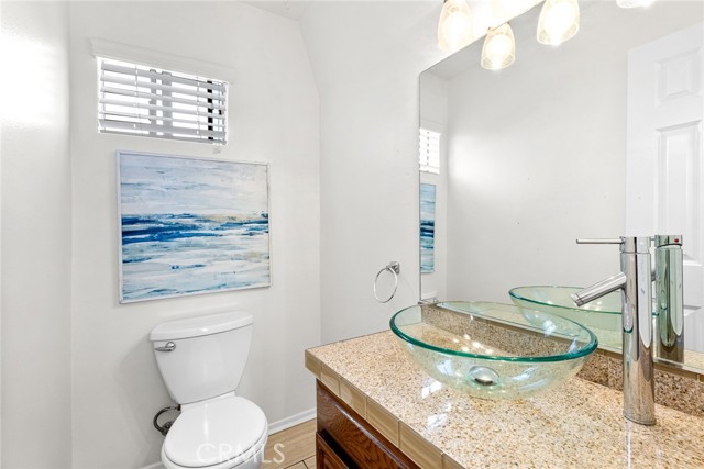 Detail Gallery Image 8 of 25 For 3832 Overland Ave #2,  Culver City,  CA 90232 - 2 Beds | 2/1 Baths