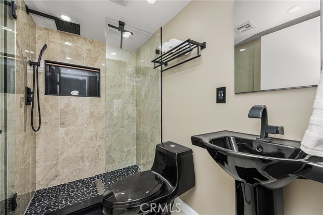 Detail Gallery Image 39 of 64 For 7830 E Ring, Long Beach,  CA 90808 - 4 Beds | 4 Baths