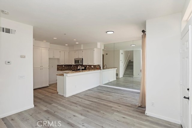 27 Tierra Plano, Rancho Santa Margarita CA: https://media.crmls.org/medias/66a9a2ad-e443-489a-b4e0-a8081403dd1b.jpg