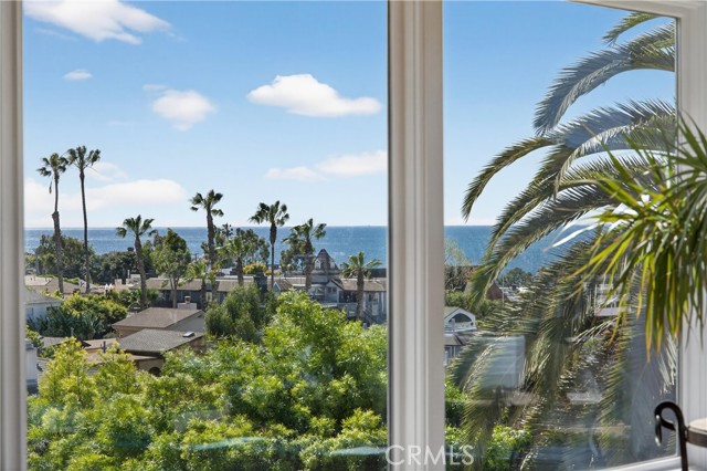 Detail Gallery Image 34 of 74 For 405 Blumont St, Laguna Beach,  CA 92651 - 5 Beds | 6/1 Baths