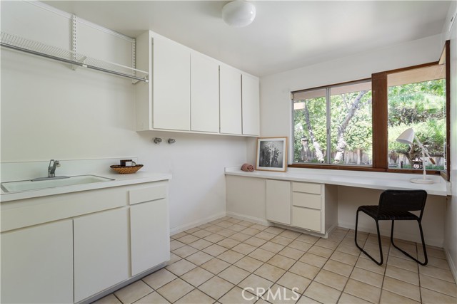 1878 Tahiti Drive, Costa Mesa CA: https://media.crmls.org/medias/66a9d1f1-83d6-4ab5-8116-bf2b4ed325ca.jpg
