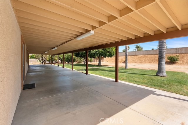 4740 Brookhill Ter, Jurupa Valley CA: https://media.crmls.org/medias/66aae213-b003-4c73-ab95-e048af6a2b1e.jpg