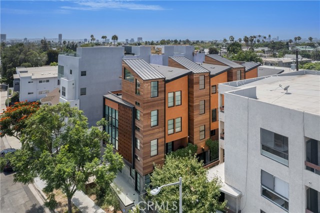 1035 1/2 N Vista Street, West Hollywood CA: https://media.crmls.org/medias/66ab042d-a610-4787-b48e-cd7b0f3c21b9.jpg
