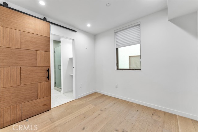 Detail Gallery Image 7 of 27 For 11341 Pearl St, Los Angeles,  CA 90064 - 4 Beds | 4/1 Baths