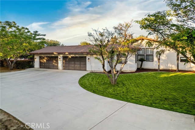 9394 Gum Tree Drive, Corona CA: https://media.crmls.org/medias/66abbd56-d4a4-4ecd-a432-35f992c1f431.jpg