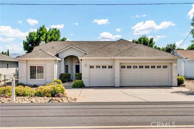 18579 Hidden Valley Road, Hidden Valley Lake CA: https://media.crmls.org/medias/66abf506-4db9-4d3c-8f2c-656f9f64bf0d.jpg