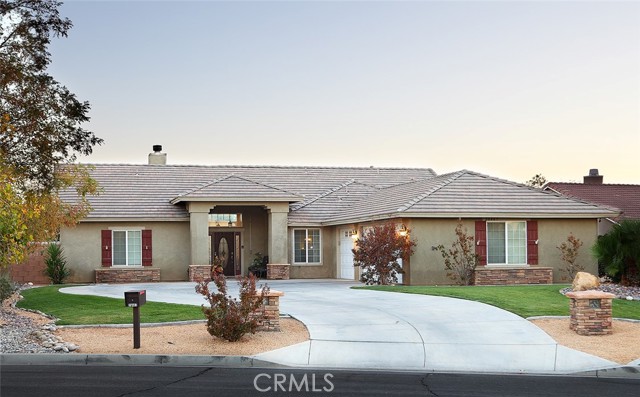 Detail Gallery Image 1 of 66 For 20403 Sundance Rd, Apple Valley,  CA 92308 - 3 Beds | 2/1 Baths