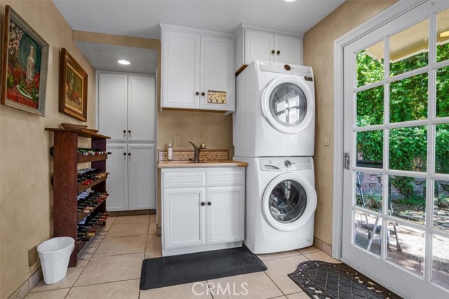 2355 Lake Marie Drive, Santa Maria CA: https://media.crmls.org/medias/66ac506c-40f8-4ef6-a0ef-0c10de1fd90a.jpg