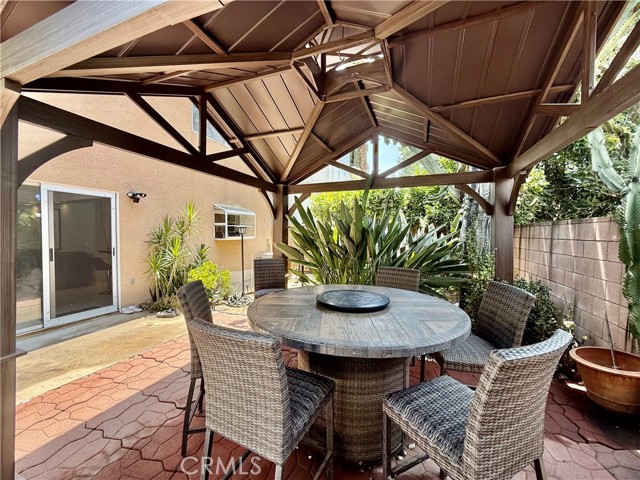 9213 Independence Way, North Hills CA: https://media.crmls.org/medias/66ac9a83-b448-4a0e-b70d-bc1e097b24aa.jpg