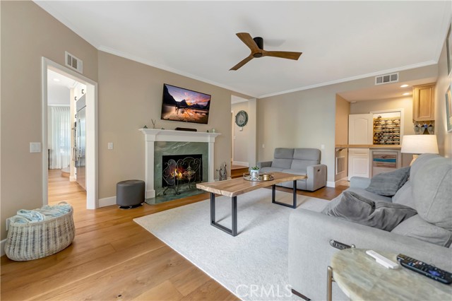 Detail Gallery Image 18 of 58 For 6095 Greenbrier Dr, Huntington Beach,  CA 92648 - 3 Beds | 2/1 Baths