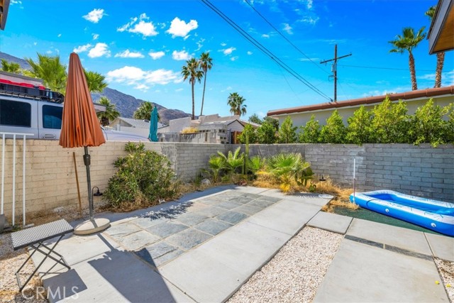 595 S Calle Santa Rosa, Palm Springs CA: https://media.crmls.org/medias/66ace76a-7d23-4326-ac79-f59748cdf136.jpg