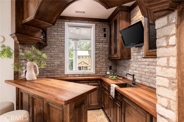 Image 43 of 71 For 11262 Skyline