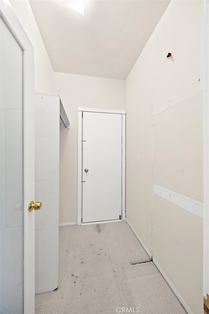 https://media.crmls.org/medias/66ad68e8-3255-4bfc-a490-3f3e9527f59d.jpg?preset=X-Large