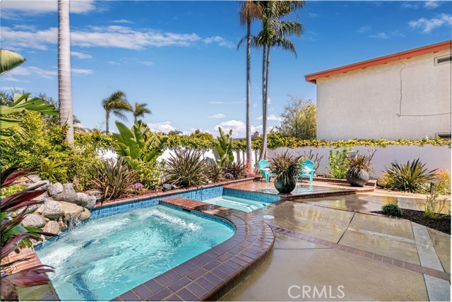 4651 Los Patos Avenue, Huntington Beach CA: https://media.crmls.org/medias/66ae0008-30fe-4989-be0b-3bd1d91d5aab.jpg