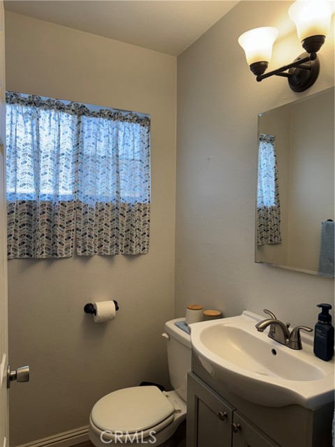 807 Calaveras Avenue, Ontario CA: https://media.crmls.org/medias/66ae863b-e844-415f-84ab-b45650639750.jpg
