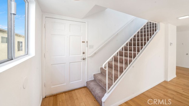 Detail Gallery Image 15 of 29 For 218 15th Street #C,  Manhattan Beach,  CA 90266 - 3 Beds | 2/1 Baths