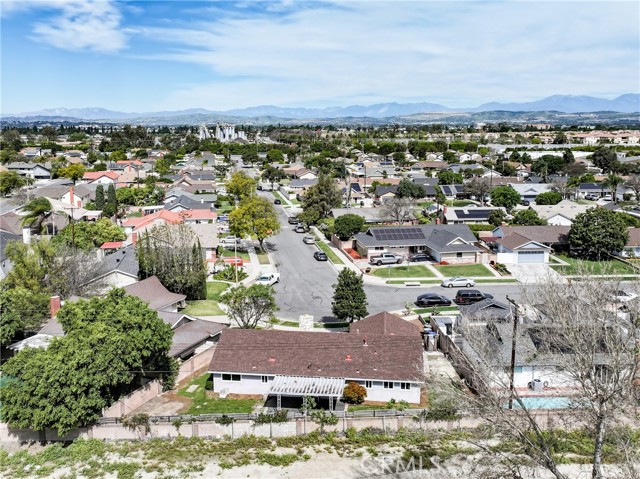 Detail Gallery Image 37 of 39 For 608 W Brentwood, Orange,  CA 92865 - 4 Beds | 2 Baths