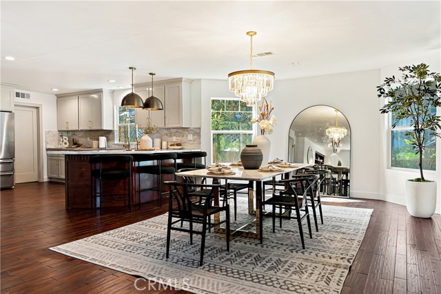 229 S Kingsley Drive, Los Angeles CA: https://media.crmls.org/medias/66aec989-1cb4-4978-8195-7d89868814b9.jpg