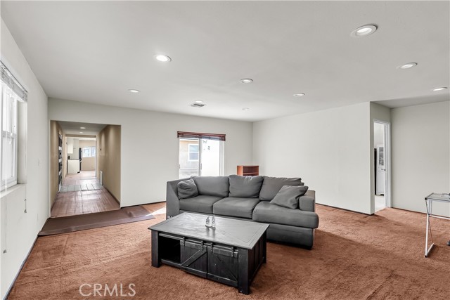 3782 Center Avenue, Norco CA: https://media.crmls.org/medias/66af2c7e-3932-4b95-be07-5a8c7591e1ce.jpg