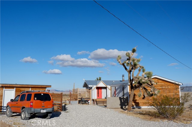 Detail Gallery Image 5 of 42 For 59350 Stearman Rd, Landers,  CA 92285 - 2 Beds | 2 Baths