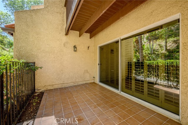 Detail Gallery Image 6 of 38 For 9555 via Venezia, Burbank,  CA 91504 - 3 Beds | 3 Baths