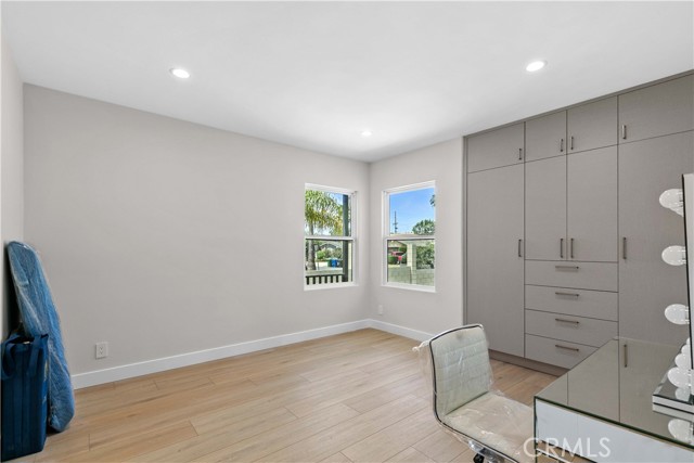6832 Cantaloupe Avenue, Van Nuys CA: https://media.crmls.org/medias/66b070e0-7847-44ae-a342-c8441a59cb6c.jpg