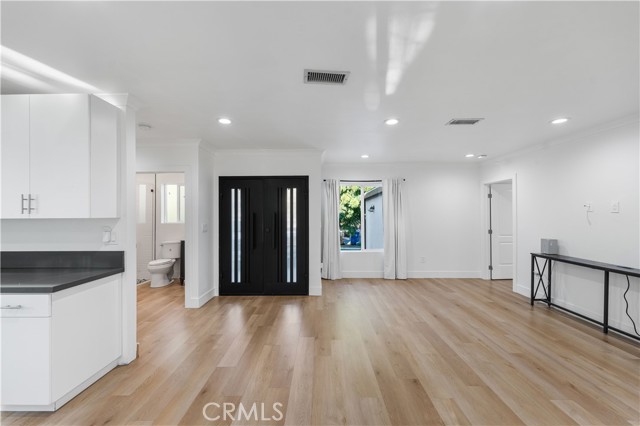 6653 Belmar Avenue, Reseda CA: https://media.crmls.org/medias/66b07d94-09bb-474a-83c0-9ee6b0bdf3f1.jpg