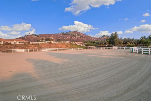 14161 Scenic View Road, Perris CA: https://media.crmls.org/medias/66b0d68e-9ee9-47f6-89de-9cd7f35fa8d3.jpg